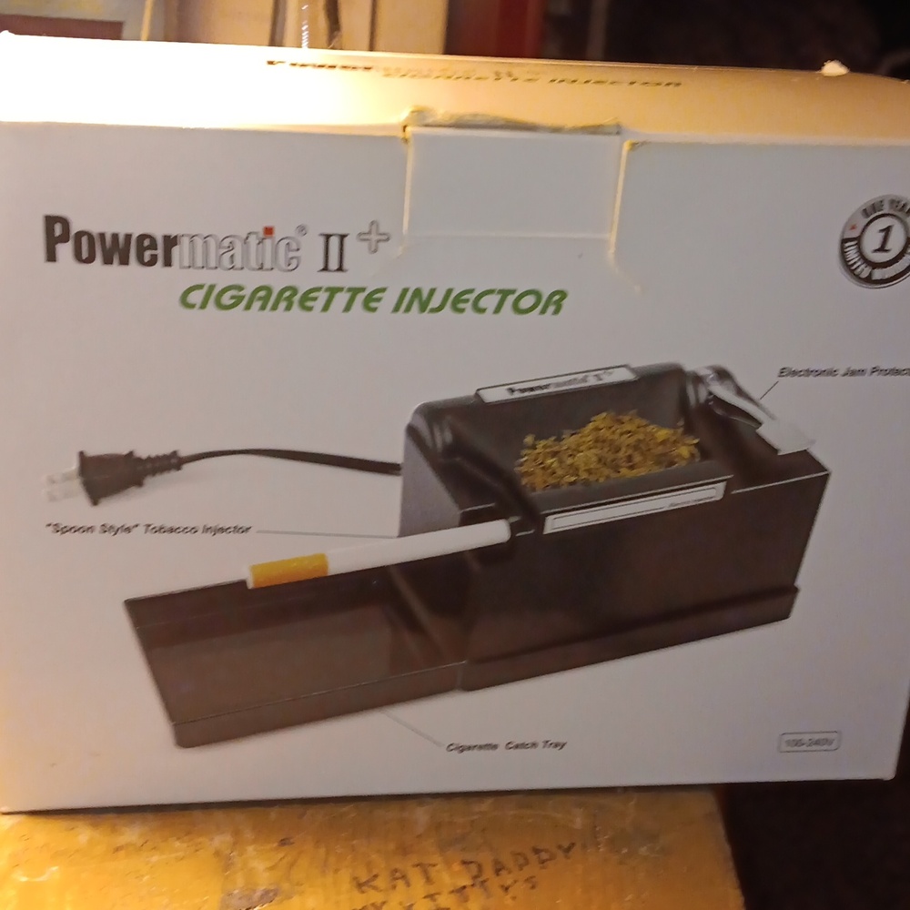 NWT Elextronic cigarette Rolling Machine